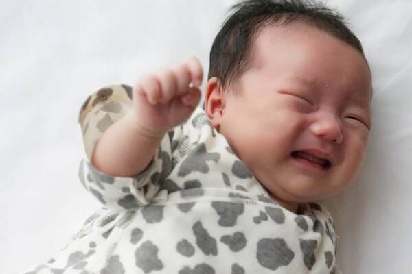 新生児が夜ぐずる原因と対処法 赤ちゃんが寝ない時の寝かし付け方も 21年1月31日 ウーマンエキサイト 1 3