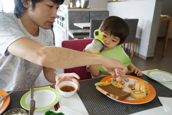 子供のしつけ 食事マナーはいつから どのように教えるべきか 21年3月6日 ウーマンエキサイト 1 3