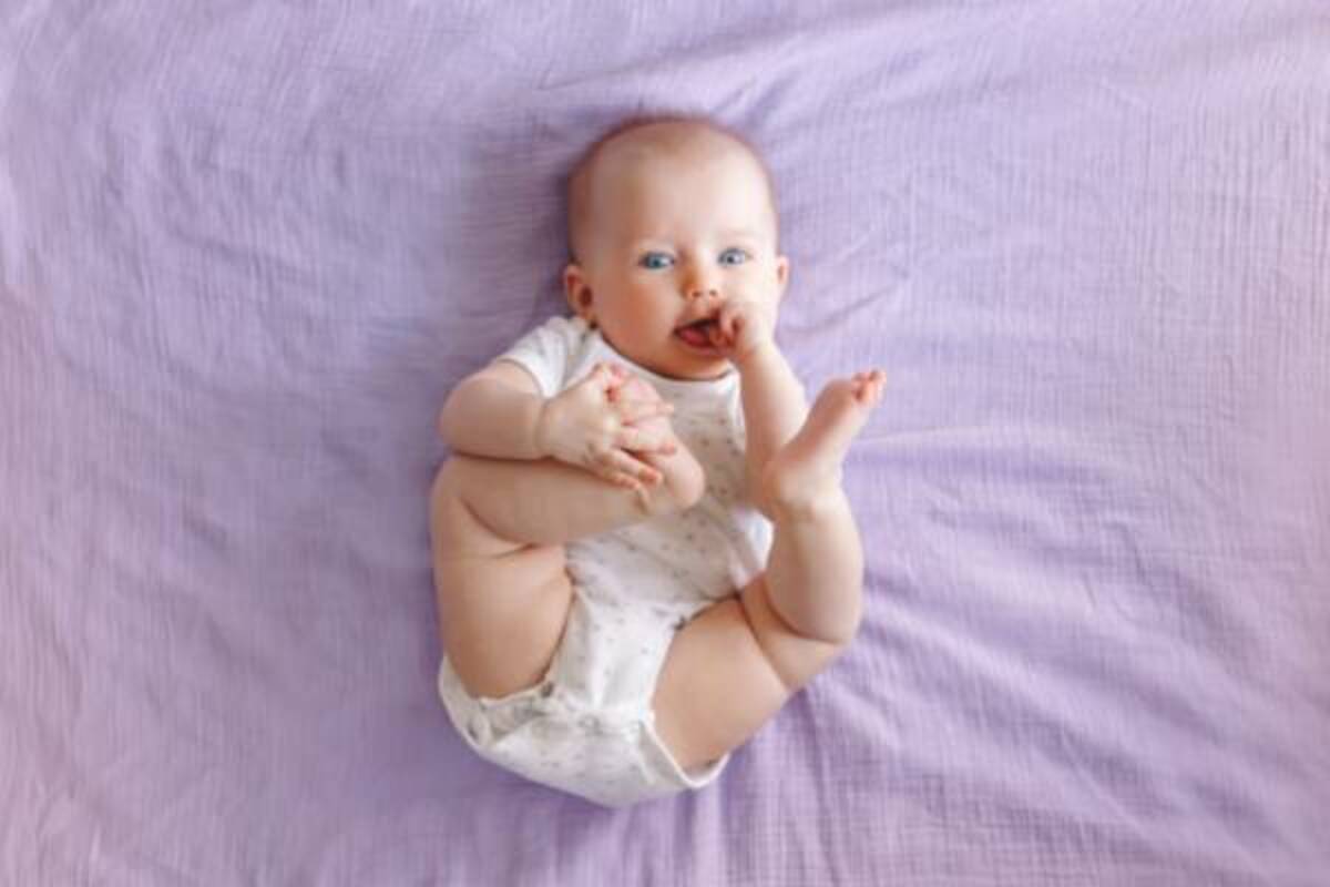 赤ちゃんのミルク量の目安は 生後0 6ヶ月までのミルク量の目安を紹介 21年8月28日 ウーマンエキサイト 1 4