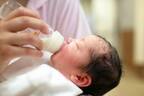 新生児のミルクの量はどのくらいあげればいいの？月齢別に目安を紹介