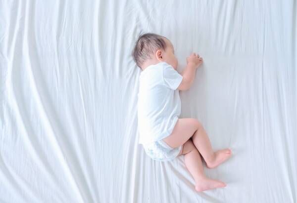 赤ちゃんの寝返りは3ヶ月でも可能？気をつけるポイントとは