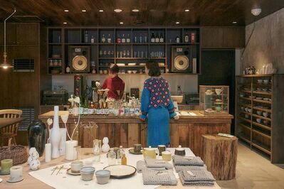 銀行の金庫がカフェに大変身。兜町の新名所〈BANK〉｜斉藤アリスのコーヒースタンド探訪