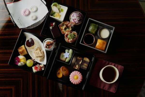 〈パレスホテル東京〉×和菓子屋〈鍵善良房〉のアフタヌーンティーで京の秋を満喫。