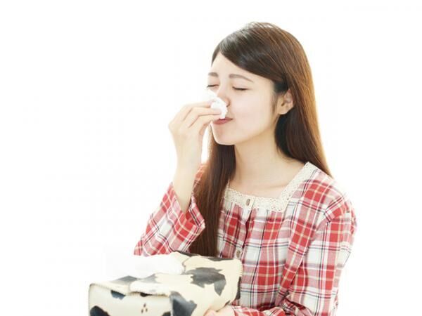 Woman having cold