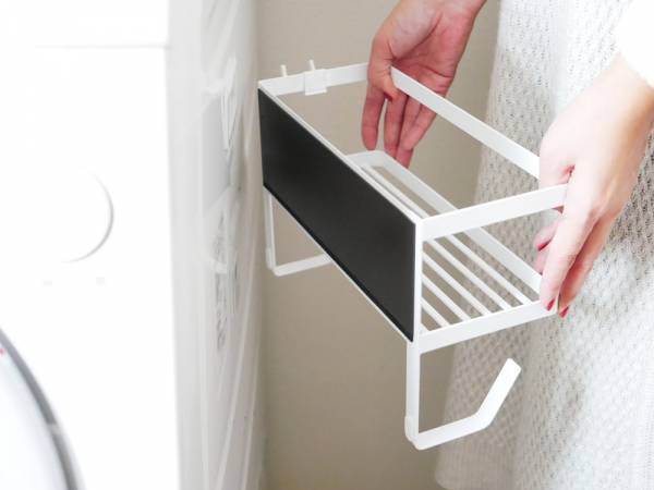 給水ホースがスッキリ収まる！洗濯機横マグネットラック[PR]