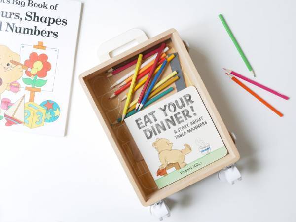 小さなキャリーケースに入ったカラフルな積み木「carry me」[PR]