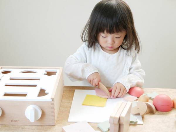 おままごとと型はめ遊びが楽しめる 「Little chef」[PR]