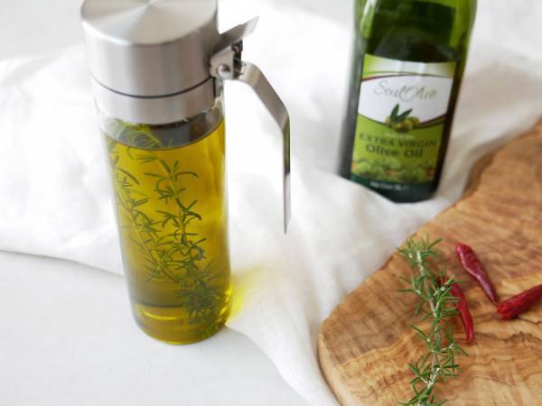 オイルもビネガーも美味しいまま保存できる「オイシイボトル」[PR]