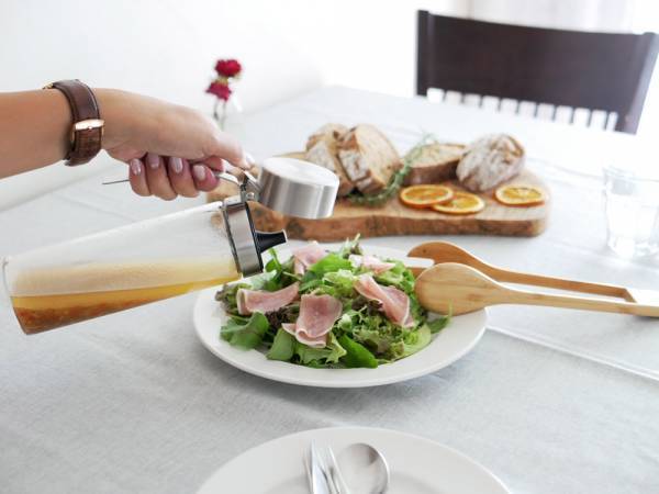 オイルもビネガーも美味しいまま保存できる「オイシイボトル」[PR]