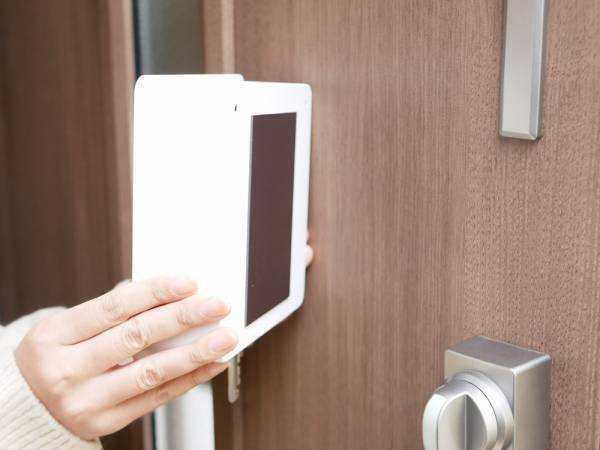 隠し収納で玄関をより美しく[PR]