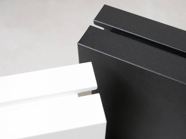 隠してスタイリッシュに収納できるカーペットクリーナースタンド[PR]