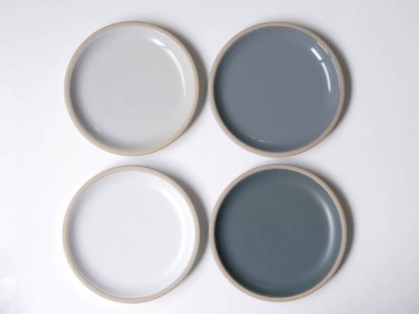 土の風合いを感じられるシンプルな器[PR]