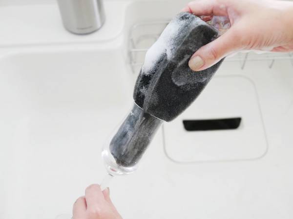 ワイングラスのためのスポンジ[PR]