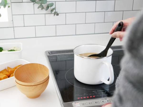 汁物もＯＫ！ハンドル付きホーローストックポット[PR]