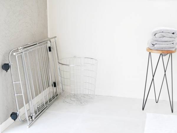 洗濯物を効率的に干すことができるコンパクトなタワー型室内物干し[PR]