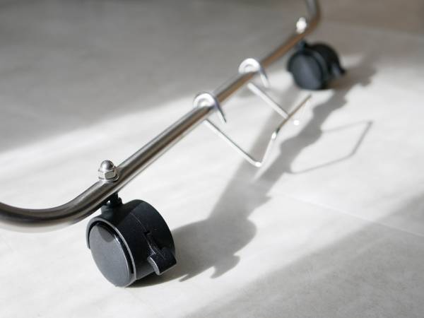 洗濯物を効率的に干すことができるコンパクトなタワー型室内物干し[PR]