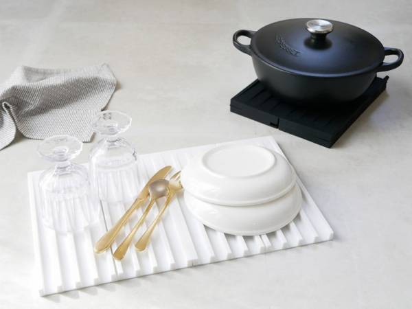 折り畳めるシリコン水切りトレー[PR]