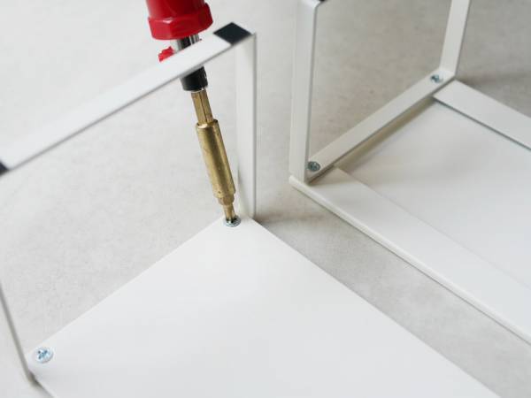 下駄箱の中の収納力を倍にする伸縮シューズラック[PR]