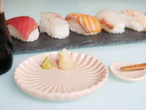 パッと咲く豆皿「花あかり」[PR]