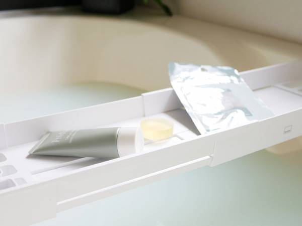 伸縮式のバスタブトレーで快適なバスタイムを[PR]