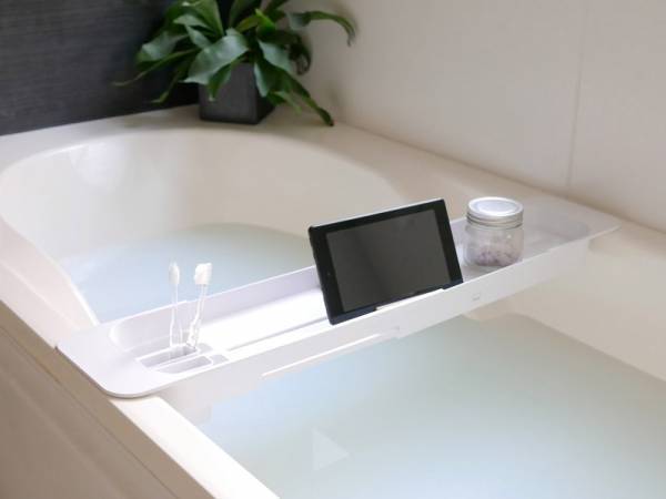 伸縮式のバスタブトレーで快適なバスタイムを[PR]