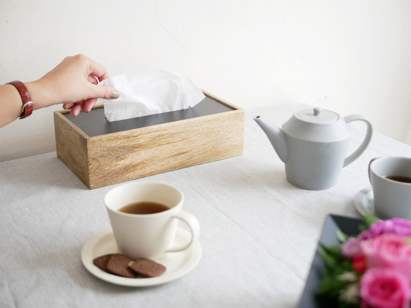 ウッドとアイアンがスタイリッシュな褒められティッシュケース[PR]