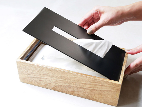 ウッドとアイアンがスタイリッシュな褒められティッシュケース[PR]