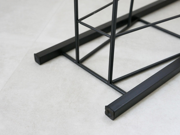 お洒落に2役こなす「マガジンラック」×「サイドテーブル」[PR]