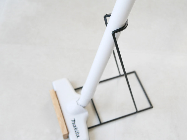 インテリアに溶け込むクリーナースタンド[PR]