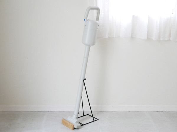 インテリアに溶け込むクリーナースタンド[PR]