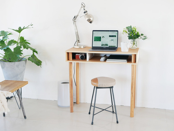 使いたい場所にすっきり置ける万能デスク[PR]