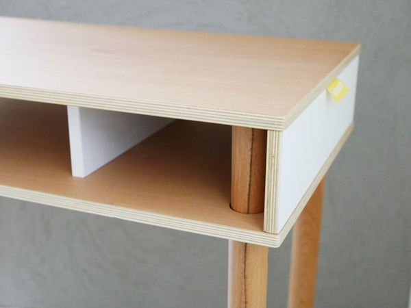 使いたい場所にすっきり置ける万能デスク[PR]