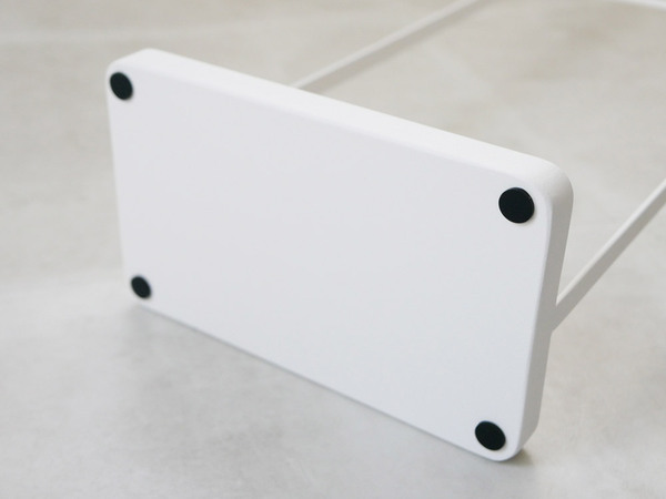 ひっかけ収納で使いやすい！スリムなアンブレラスタンド[PR]