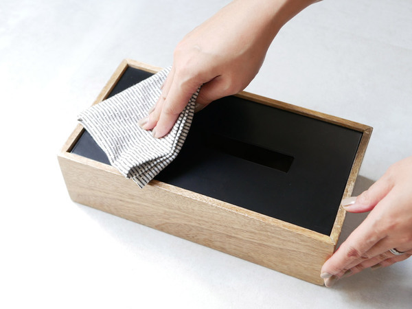 ウッドとアイアンがスタイリッシュな褒められティッシュケース[PR]