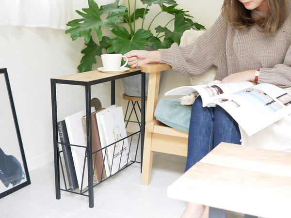 お洒落に2役こなす「マガジンラック」×「サイドテーブル」[PR]