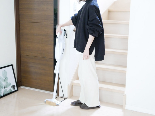 インテリアに溶け込むクリーナースタンド[PR]