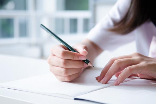 「読むのが苦手…」ディスレクシア（読字障害・読み書き障害）の診断・検査の内容は？