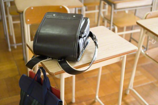 友達に急に跳びかかる息子、トラブルの原因は一年前の苦い記憶にあった