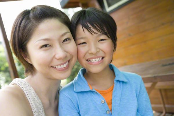 友達に急に跳びかかる息子、トラブルの原因は一年前の苦い記憶にあった