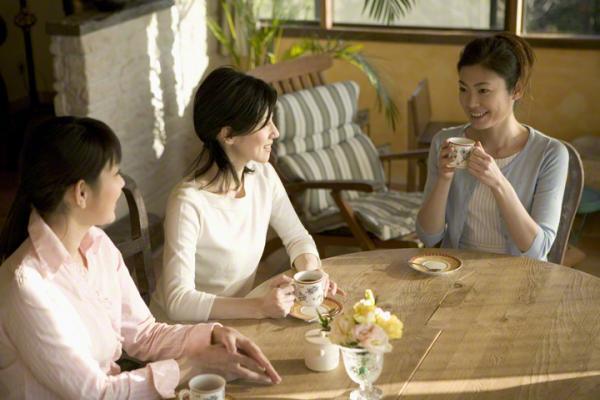 カバンの底から出てくるプリントは、いつも決まった形に折れている。