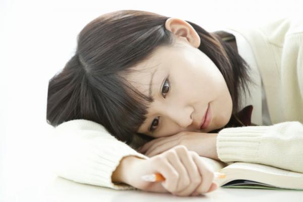 回避性パーソナリティ障害とは？「傷つかないよう避けてしまう」症状や治療法、克服するための方法を解説