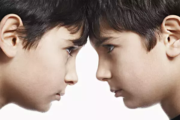 小3の息子、些細なことで友達を突き飛ばす…攻撃的な自分に息子本人も困っていた