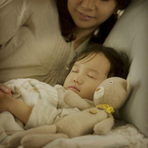 夜尿症とは？おねしょとは違うの？発達障害との関係は？原因や対処法、治療について紹介します