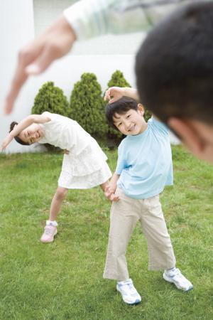 やりたい放題に見えるけど…自閉症の娘を変えた「模倣」という自宅療育