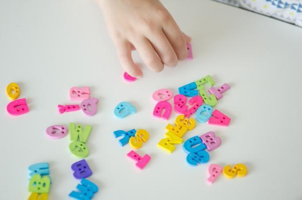 「それは触らないで！」注意しても子どもがガマンできないのはなぜ？