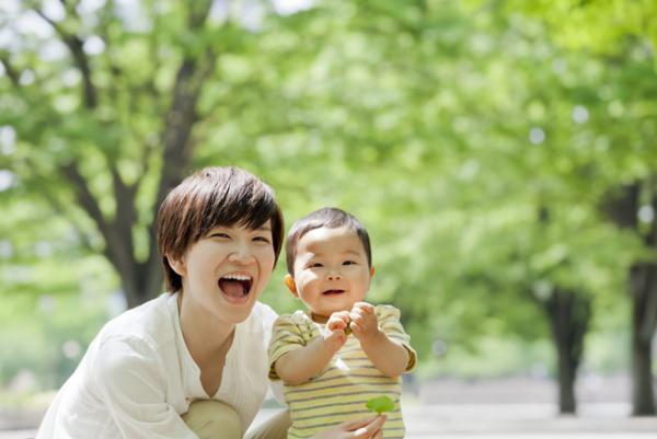 発達障害と向き合う努力と母親の愛情が、いま栗原類さんを輝かせている 【新著レビュー】