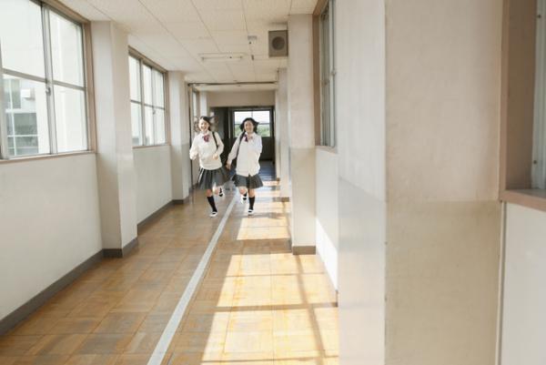 「学校と闘う親たち」へ。スクールカウンセラーが伝える問題解決のヒケツ