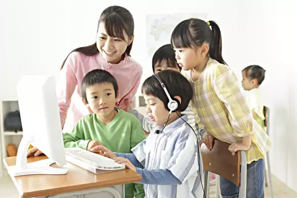 ことばの教室とは？どんな支援が受けられるの？通級、支援級の違いは？