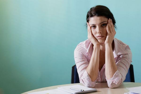 全般性不安障害とは？不安が制御できない症状と年齢ごとの特徴、本人・周囲の対処法は？