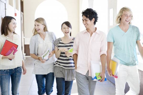 ナルコレプシーとは？「制御できないほど激しく眠い」症状や原因、治療法、ADHDとの関連まとめ